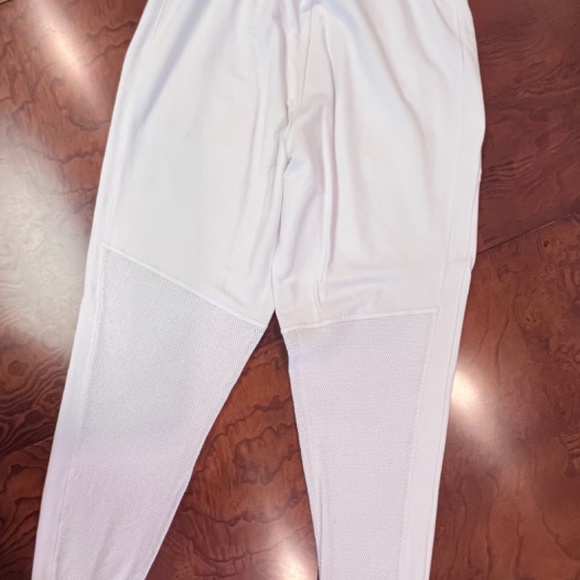 Two-piece White Mesh and Jersey set in Small by Peach Athleisure - Picture 3 of 5